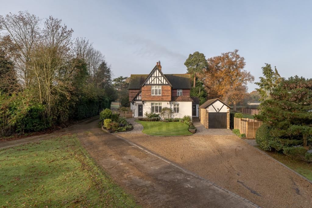 Prince of Wales Road, Outwood, Redhill, Surrey, RH1 4 bed detached