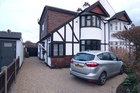 3 bedroom semi-detached house for sale, Leasway, Upminster RM14