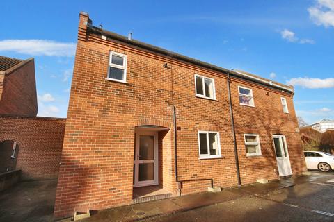 3 bedroom end of terrace house to rent, Taleworth Close, Norwich NR5