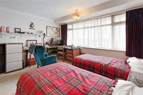 3 Broad Strand, Rustington, Littlehampton, BN16 2EP