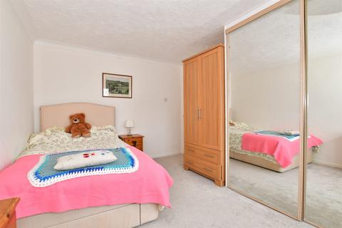 7 Grasmere Grove, Rochester, ME2 4PN