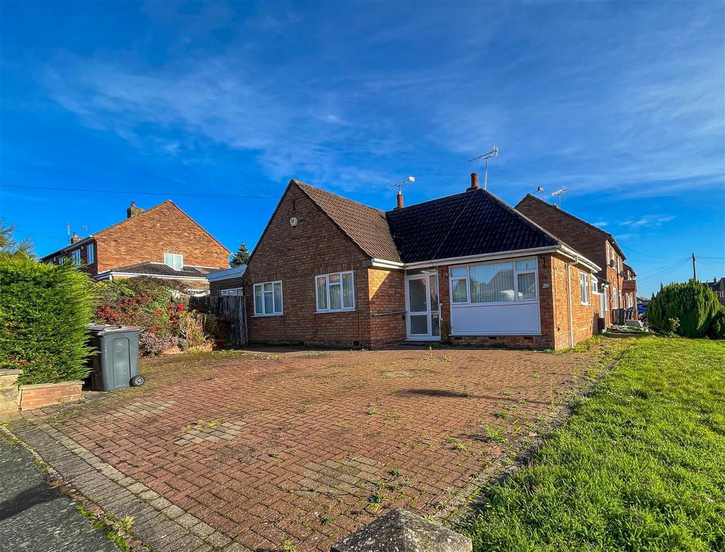 Links Road, Birmingham B14 2 bed detached bungalow for sale £318,000