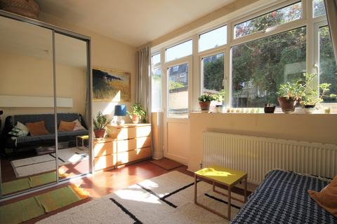 50 Alexander Road, London, N19 3PQ