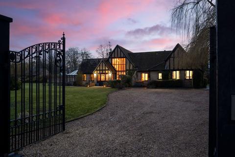 6 bedroom detached house for sale, Honeysuckle Lodge & The Big Little Shack, Crafton Road, Mentmore, Nr. Leighton Buzzard, Buckinghamshire, LU7 0QJ