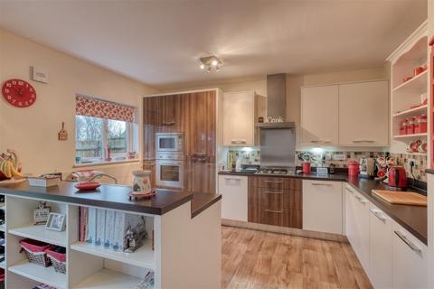 12 Barnard Close, Rednal, Birmingham, B45 9SZ