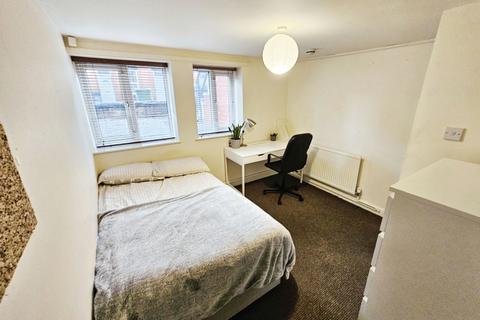 1 bedroom terraced house to rent, Trelawn Terrace, Headingley, Leeds, LS6