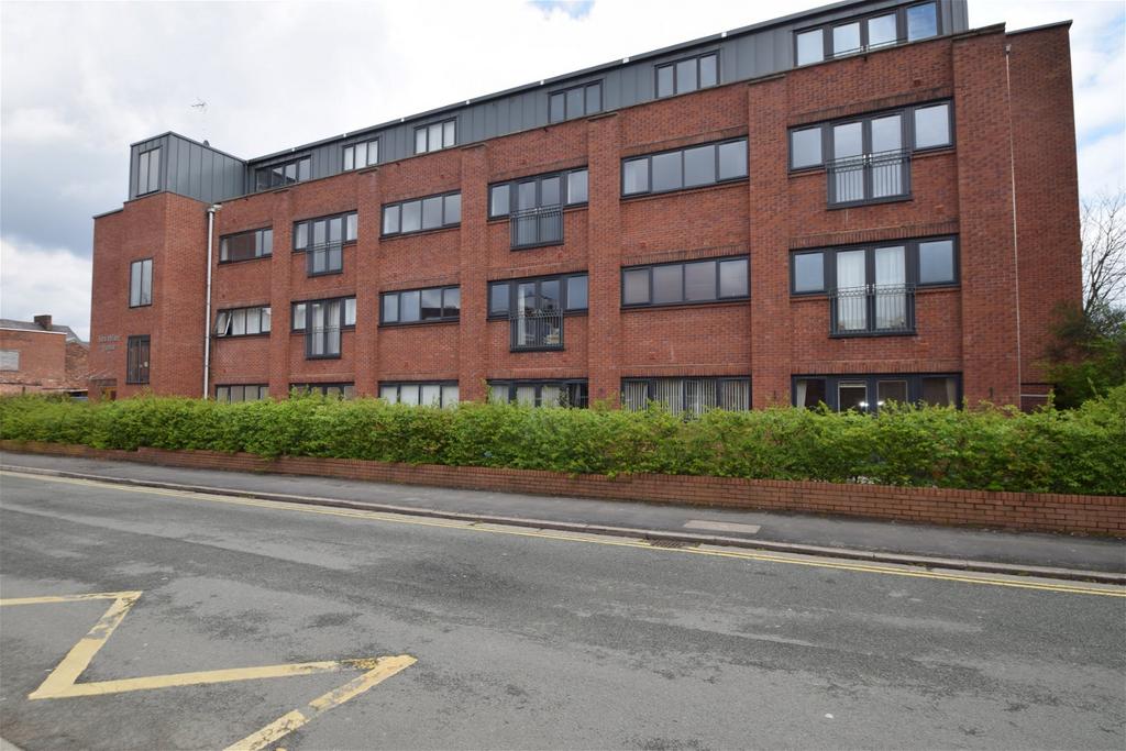 Ashfield Road, Cheadle, SK8 1BU 2 bed flat £895 pcm (£207 pw)