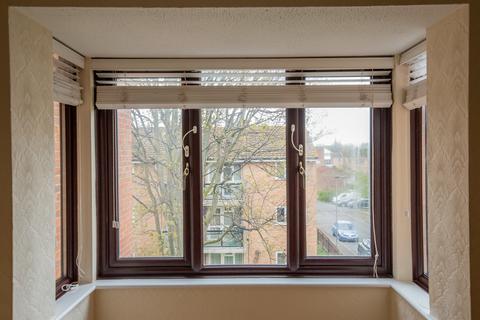 16 Jasmine Grove, London, SE20 8JW