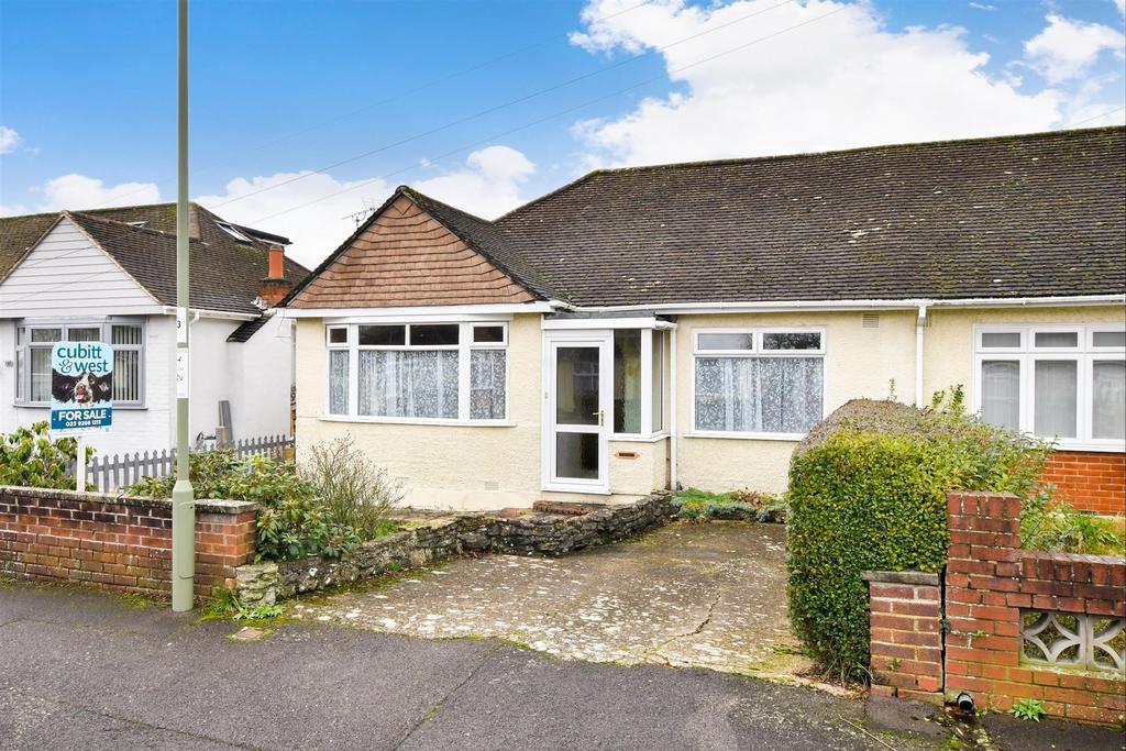 Eastfield Avenue, Fareham, Hampshire 3 bed chalet for sale £250,000