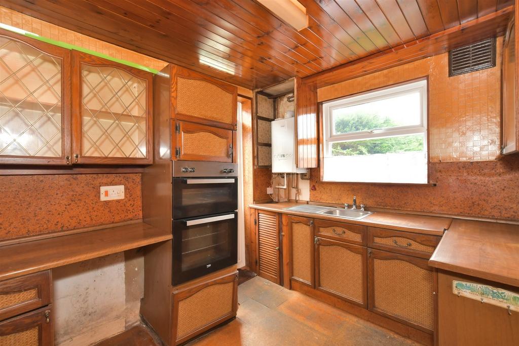 Eastfield Avenue, Fareham, Hampshire 3 bed chalet for sale £230,000