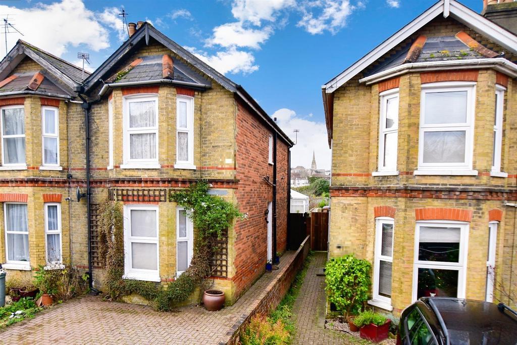West Hill Road, Ryde, Isle of Wight 3 bed semidetached house for sale