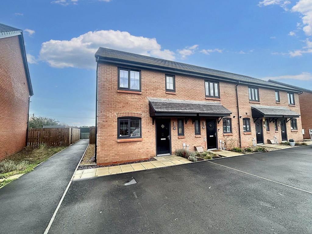 Turnberry Avenue, South Newsham, Blyth, Northumberland, NE24 4UL 3 bed