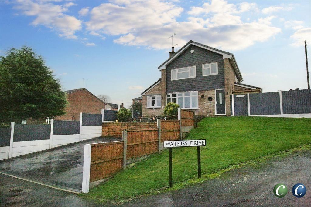 Plovers Rise, Rugeley, WS15 2PL 3 bed detached house for sale £295,000
