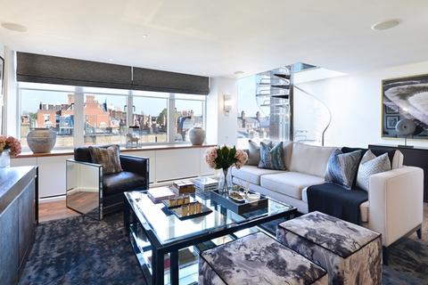 Young Street , Kensington W8