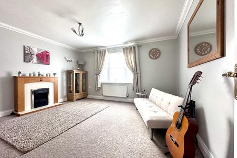 2 bedroom flat for sale, Winfarthing Court, Ship Lane, Ely, Cambridgeshire