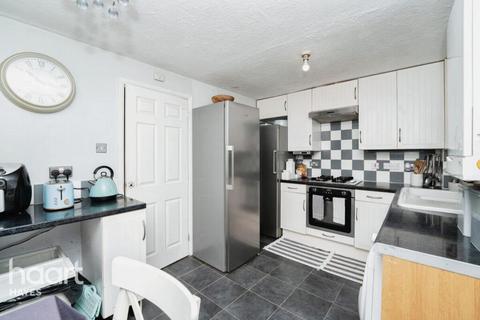 3 bedroom end of terrace house for sale, Jollys Lane, Hayes