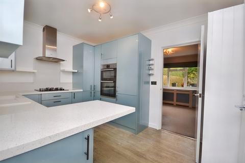 5 Horefield, Porton, Salisbury, SP4 0LE