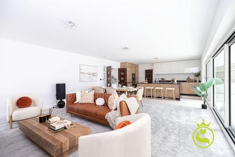 4 bedroom detached house for sale, Alton Road, Poole BH14