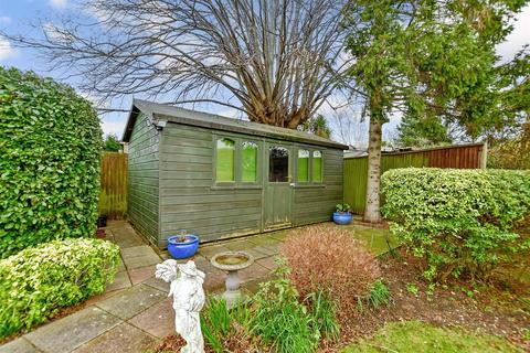 22 Waterside, Willesborough, Ashford, TN24 0AX