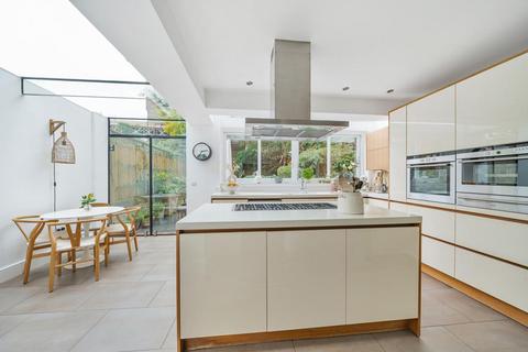 177 Stapleton Hall Road, London, N4 4QS