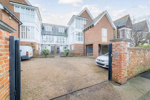 2 bedroom apartment for sale - West Cliff, Whitstable, CT5