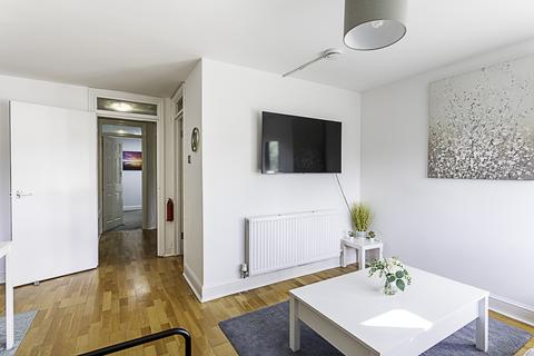 2 bedroom flat to rent, Flat , Hugenouot Court,  Princelet Street, London, London E1