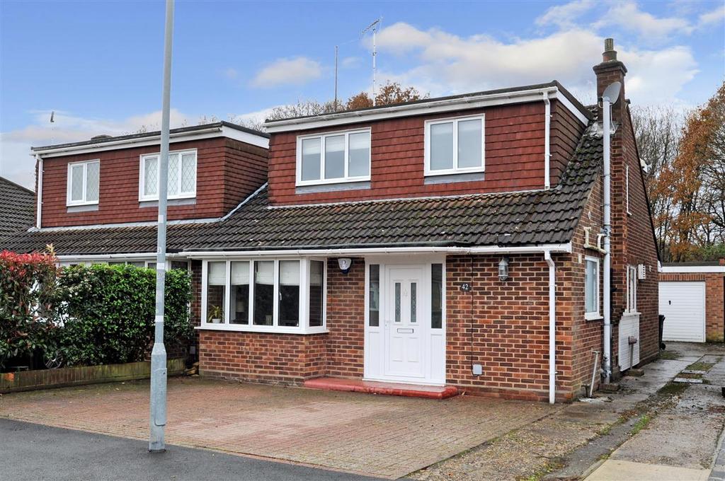Victors Crescent, Hutton, Brentwood 4 bed semidetached house £560,000