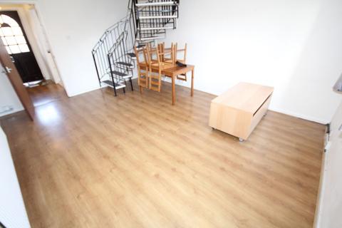 38 Hambledon Close, Uxbridge, UB8 3UD