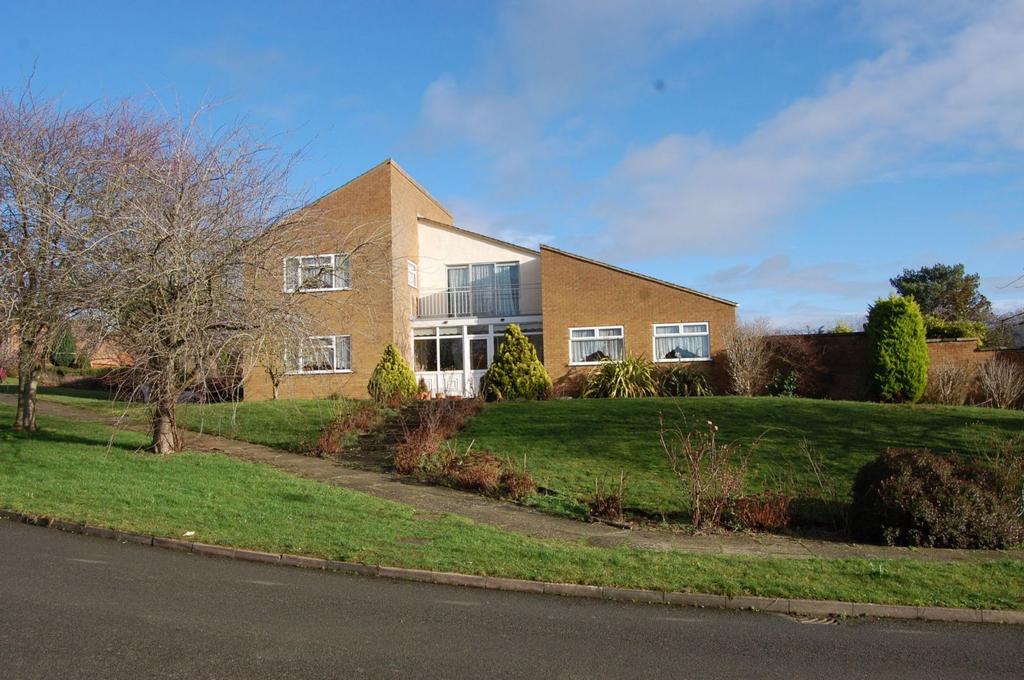 Thorburn Road, Weston Favell, Northampton NN3 3DA 4 bed detached house