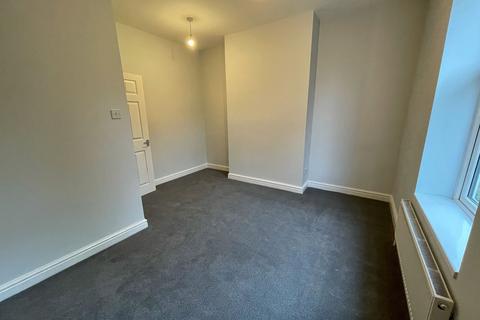 4 bedroom house to rent, Hydes Terrace, Stalybridge,