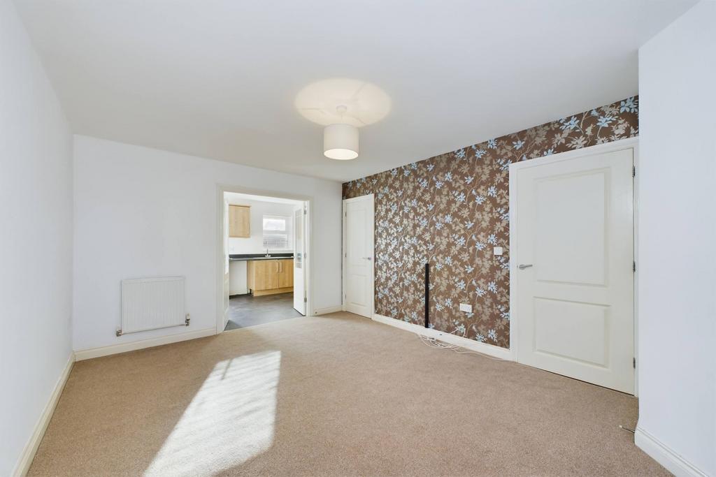 Kingsley Avenue, The Willows, Torquay 3 bed terraced house £1,100 pcm