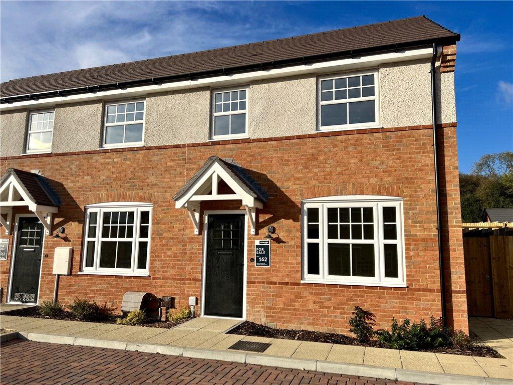 Kempshott Hill, Kempshott, Basingstoke 3 bed terraced house for sale £365,000