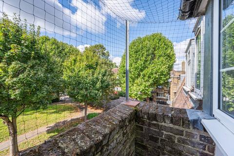 24 Dunfield Road, London, SE6 3RF