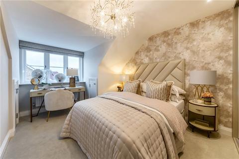 4 bedroom semi-detached house for sale, Langley Road, Staines-upon-Thames, Surrey