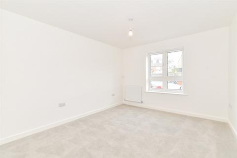 1 bedroom ground floor flat for sale, Limestone Road, Chichester, West Sussex