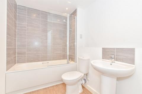 1 bedroom ground floor flat for sale, Limestone Road, Chichester, West Sussex