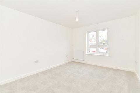 1 bedroom ground floor flat for sale, Limestone Road, Chichester, West Sussex