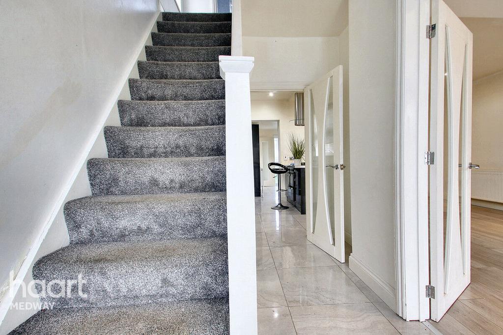 Hollywood Lane, Rochester 3 bed semidetached house for sale £450,000