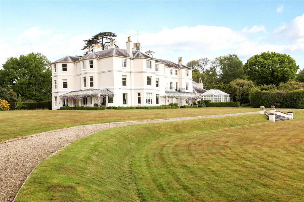 Kings Ride House, Prince Albert Drive, Ascot, Berkshire, SL5 2 bed