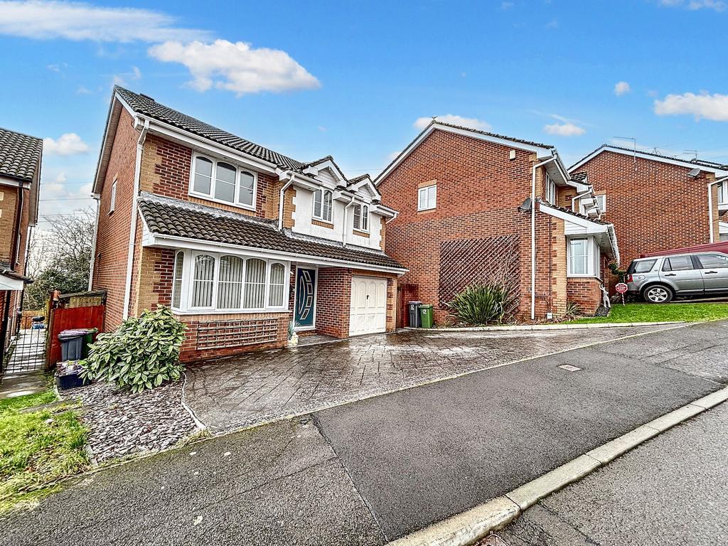 Buttercup Court, Ty Canol, NP44 4 bed detached house for sale £350,000