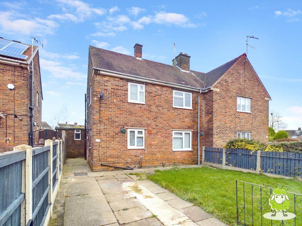 77 Hill Crescent, SuttoninAshfield 2 bed semidetached house £140,000