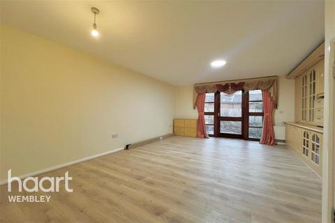 2 bedroom detached house to rent, Dugolly Avenue, Wembley HA9