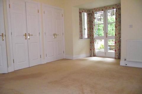 2 bedroom flat to rent, Falmouth Road, Truro, TR1