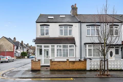 4 bedroom end of terrace house to rent, Seely Road, London SW17
