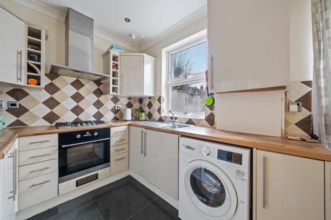 4 bedroom terraced house to rent, Seely Road, London SW17