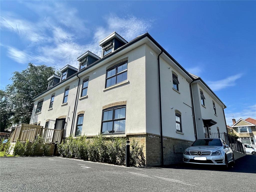 Yarmouth Road, Poole, Dorset, BH12 1 bed apartment £950 pcm (£219 pw)