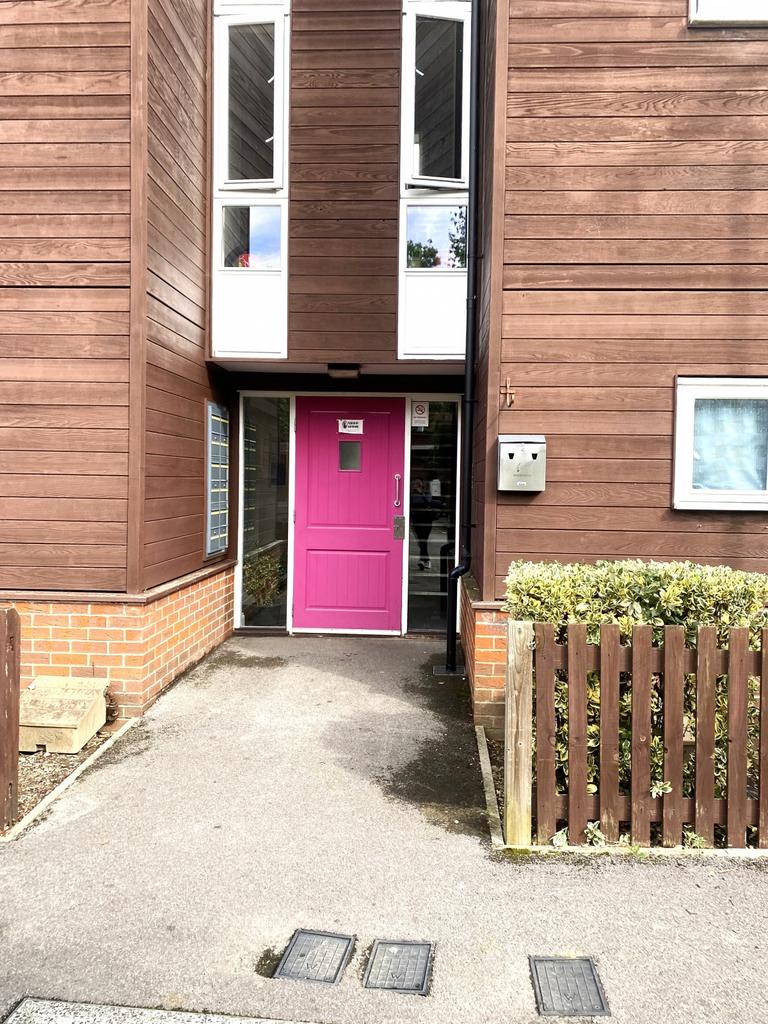 Discover Your Dream Home at Owns Close, Northolt!