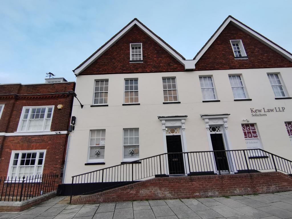 Burnham on Crouch Retail property (high street) to rent £750 pcm (£