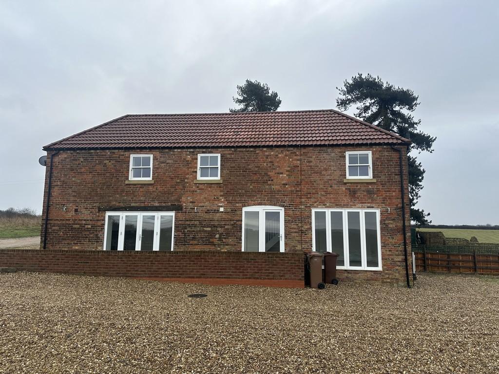 3 bed barn conversion to rent £1,000 pcm (£231 pw)