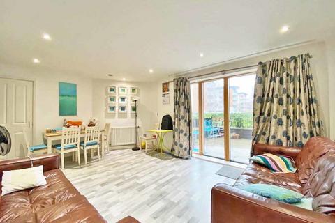 2 bedroom apartment for sale, Apple Grove, Harrow HA2